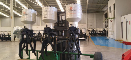 Fertilizadora 3 Surcos Rueda Dentada - Sembradoras Del Bajío