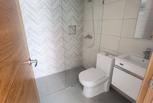 Apartamento Con Vista Despejada En Evaristo Morales