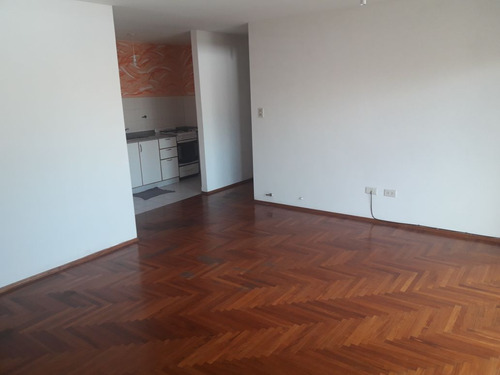 Muy Lindo Dpto C/ Balcon 6to Piso -  Bº Centro!!!  -