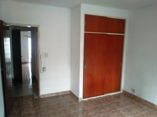 Imagen 9 de 12 de Planta Baja / Con Patio Propio Y Parrilla!