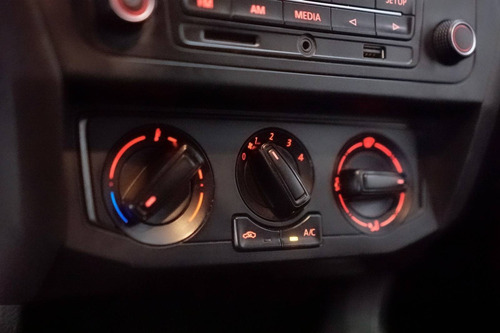 Imagem 14 de 15 de Volkswagen Voyage 1.6 Msi Totalflex 4p Manual