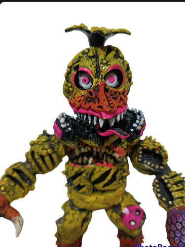 Five Nights At Freddy's Chica Polla Twisted 26cm Con Luz