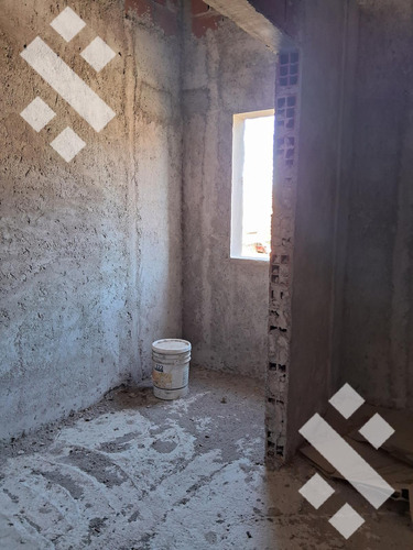 En Venta, Casa De 4 Dormitorios En Obra Santa Rita, Plottier