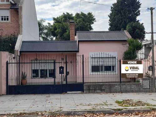 Casa En Venta En Haedo Chico