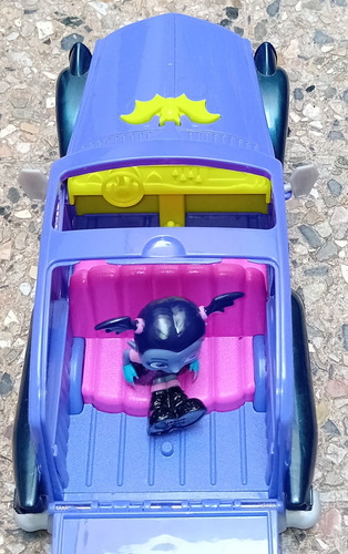 Muñeca Vampiresa 9 Cm Con Su Automóvil Con Sonido Funcionand (Usado)