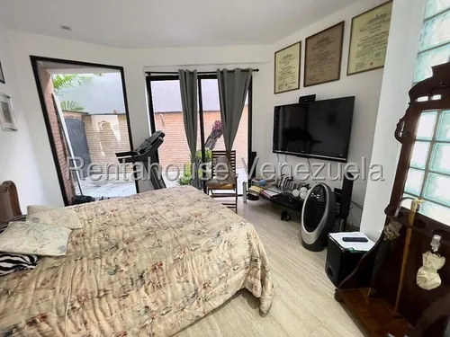 Casa En Venta En Santa Paula Rl