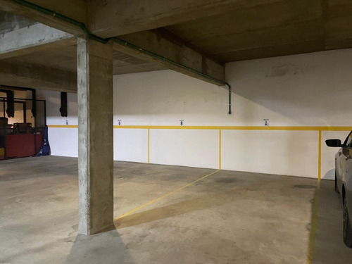 Venta De Departamento Dos Ambientes Ubicado En Edificio Arenas Ii