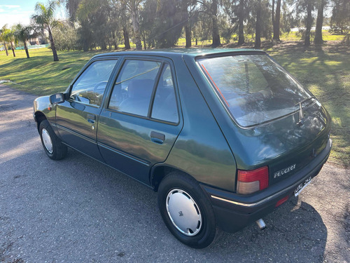 Peugeot 205 1.8 Gld Aa