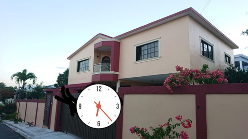 Vendo Casa De Dos Niveles Almendra 2 Cerca De Alameda, Santo Domingo Oeste, República Dominicana