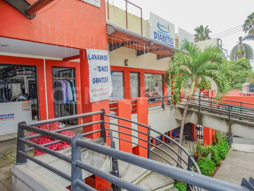 Comercial Plaza Romanza En Chapultepec, Cuernavaca, Morelos $9,900,000.00 Mxn