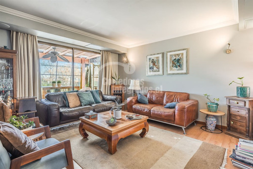 Casa En Venta De 5 Dorm. En Lo Barnechea