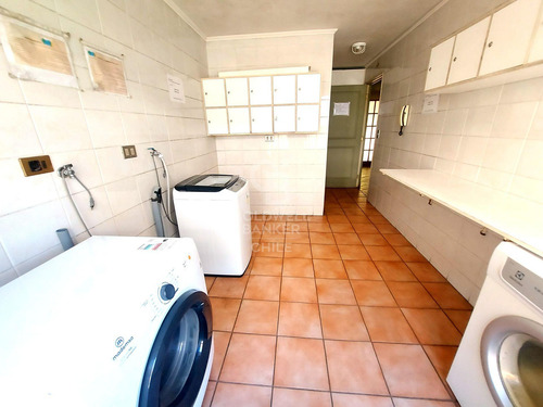 Un Dormitorio, Cocina Independiente Y Estacionamiento