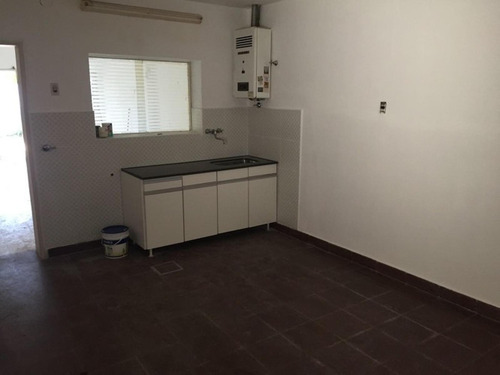 Casa En Venta - 2 Dormitorios 1 Baño - Pergamino