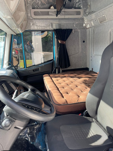 Imagem 6 de 15 de Iveco Stralis 440