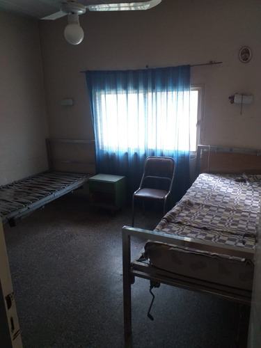 Imagen 22 de 27 de Venta En Castelar De Importante Edificacion.