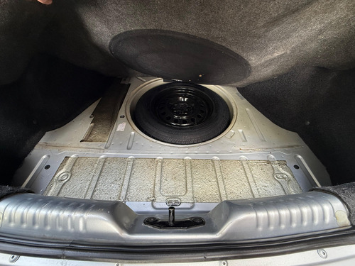 Volkswagen Voyage 1.6 Comfortline 101cv