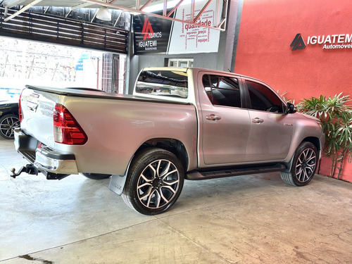 Toyota Hilux 2.8 SRX 4X4 CD 16V DIESEL 4P AUTOMÁTICO