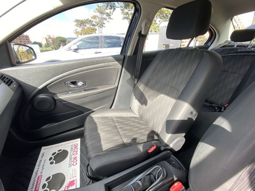 Imagen 17 de 23 de Renault Fluence Confort 1.65