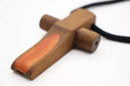 Silbato de madera instrumento musical Cartoon silbato cadena clave para  Juguete para niños - China Juguetes para niños y silbato de madera precio