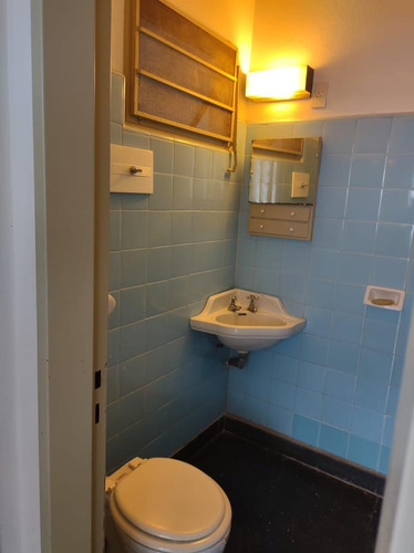 Chalet En Zona Residencial 4 Ambientes. 2 Dormitorios Y Escritorio. Jardín Cochera- La Lucila