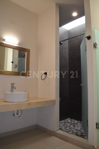 Town House En Venta - Fraccionamiento Montebello