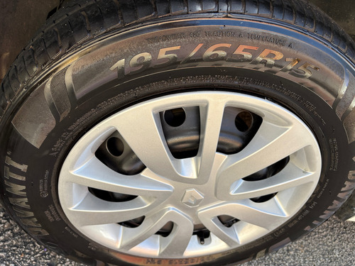 Renault Logan 1.6 Expression Hi-power Easy-r 4p