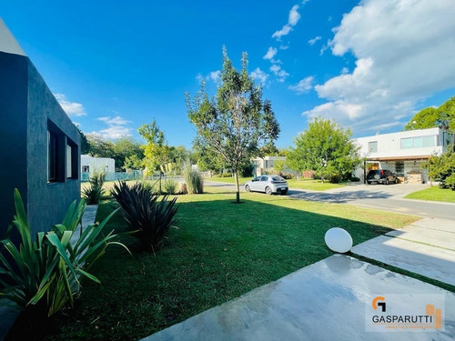 Imagen 9 de 30 de Casa En 1 Planta En Venta En Barrio San Matías, 5 Ambientes!