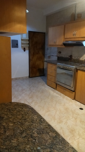 Imagen 3 de 14 de Se Vende Casa Totalmente Remodelada, 04128921943