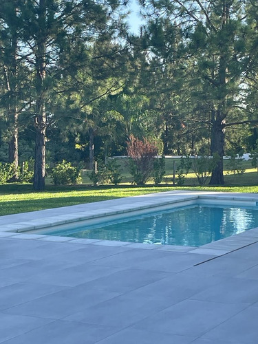 Casa En Venta, 3 Dormitorios, Barrio Privado, Piscina.