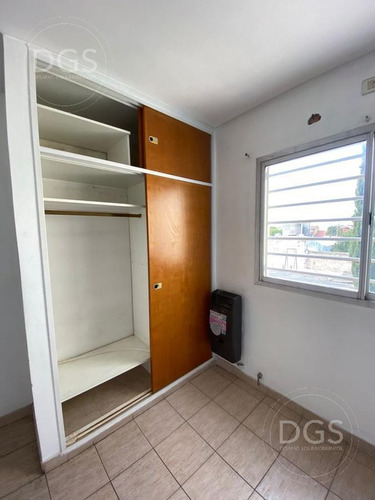 Imagen 19 de 22 de Oportunidad! Departamento De 2 Ambientes Con Cochera En Banfield Este
