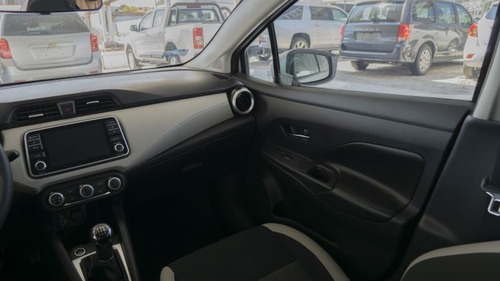 Imagen 11 de 15 de Nissan Versa 2020 1.6 Advance Mt