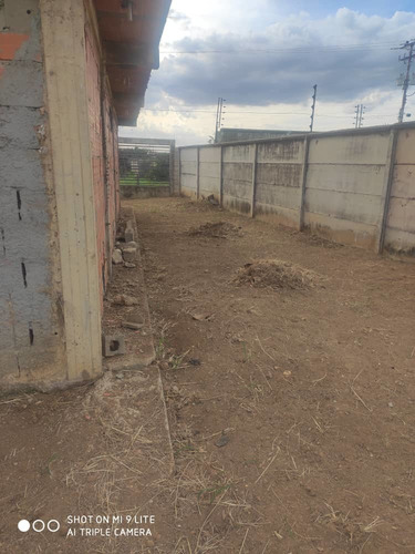 Imagen 3 de 9 de Se Vende Terreno Con Bienhechuria En, Anaco Ve02-518anz-arh