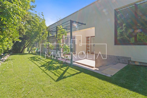 Casa En Arriendo De 5 Dorm. En Vitacura