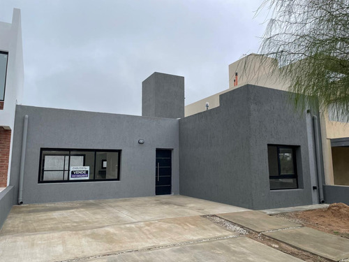 Docta Casa De 2dormitorios A Estrenar