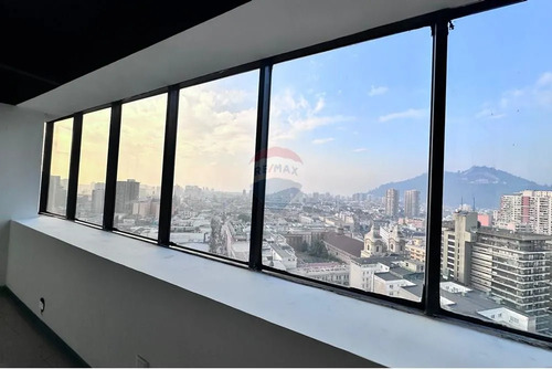 Amplia Oficina En Zona Comercial De Santiago