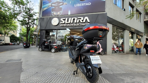 Imagen 2 de 18 de Moto Electrica Sunra Leo / Promo Con Baul De Regalo / G
