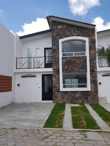 Venta De Casa En Camino A Paso De Cortés, San Andrés Cholula.  Ir28