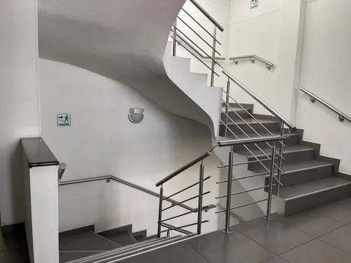 Consultorio Edificio San Fernando, Tercer Piso, Al Lado De Estacion De Mio Estadio Y Estadio Pascual Guerrero, Superinter Con Via Directa A La Calle 5ta O Parque Del Perro.