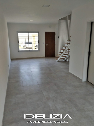 Venta De Duplex 3 Ambientes En Castelar