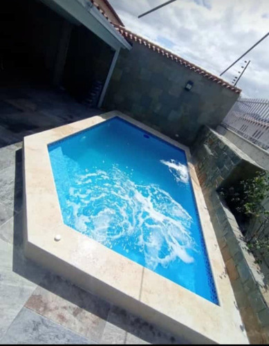 Piscinas Y Jacuzzis En Fibra De Vidrio