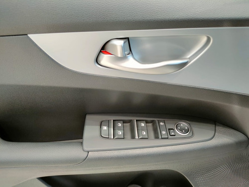 Imagen 13 de 15 de Kia Forte Sedan L Aut
