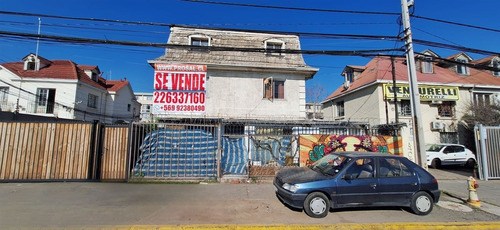 Casa En Venta De 6 Dorm. En Ñuñoa