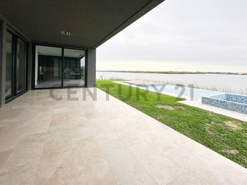 Venta Casa En Marinas Al Lago , Espectacular