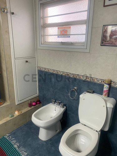 Casa En Venta En La Plata De 3 Dormitorios