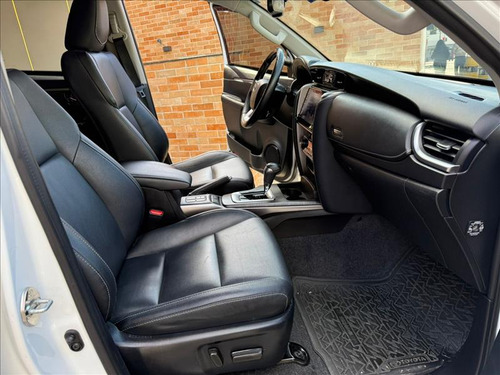 Toyota Hilux SW4 2.7 Vvt-i Flex Srv 7l 4x2 Automatico