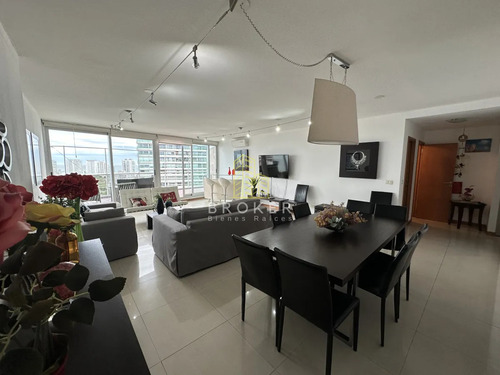 Venta Y Alquiller De Espectacular Penthouse Con Vista A Toda La Ciudad Y Las Playas De Punta Del Este.