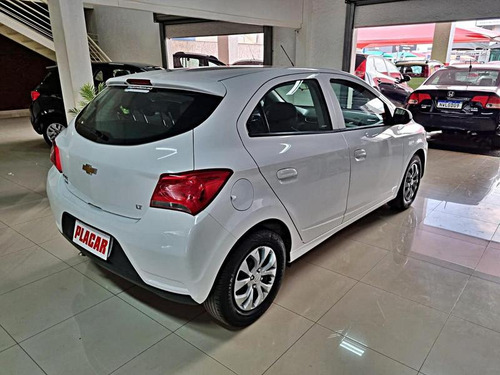 Chevrolet Onix ONIX 1.0 MPFI LT 8V FLEX MANUAL