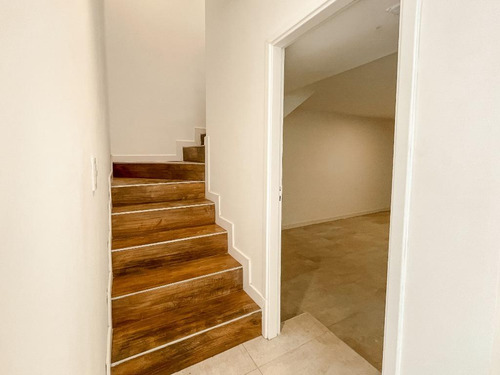 Casa En Venta - 2 Dormitorios 3 Baños - Cochera - 303mts2 - Mar Del Plata