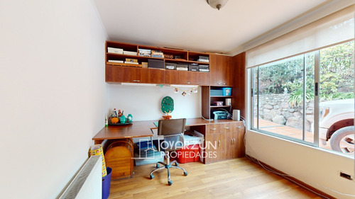 Casa Familiar De 5 Dormitorios Con Amplio Terreno De 746 M2