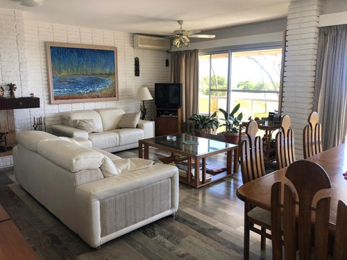 Departamento - Playa Mansa